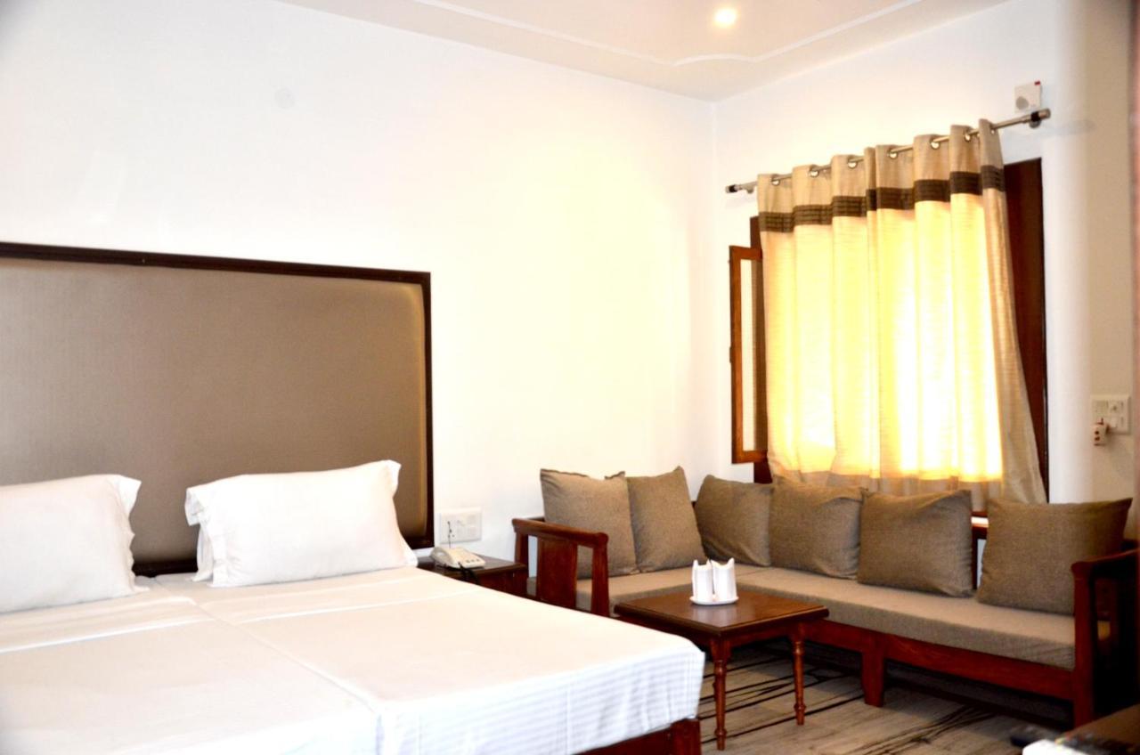 Hotel Sunbird ภารัตปูร์ ภายนอก รูปภาพ