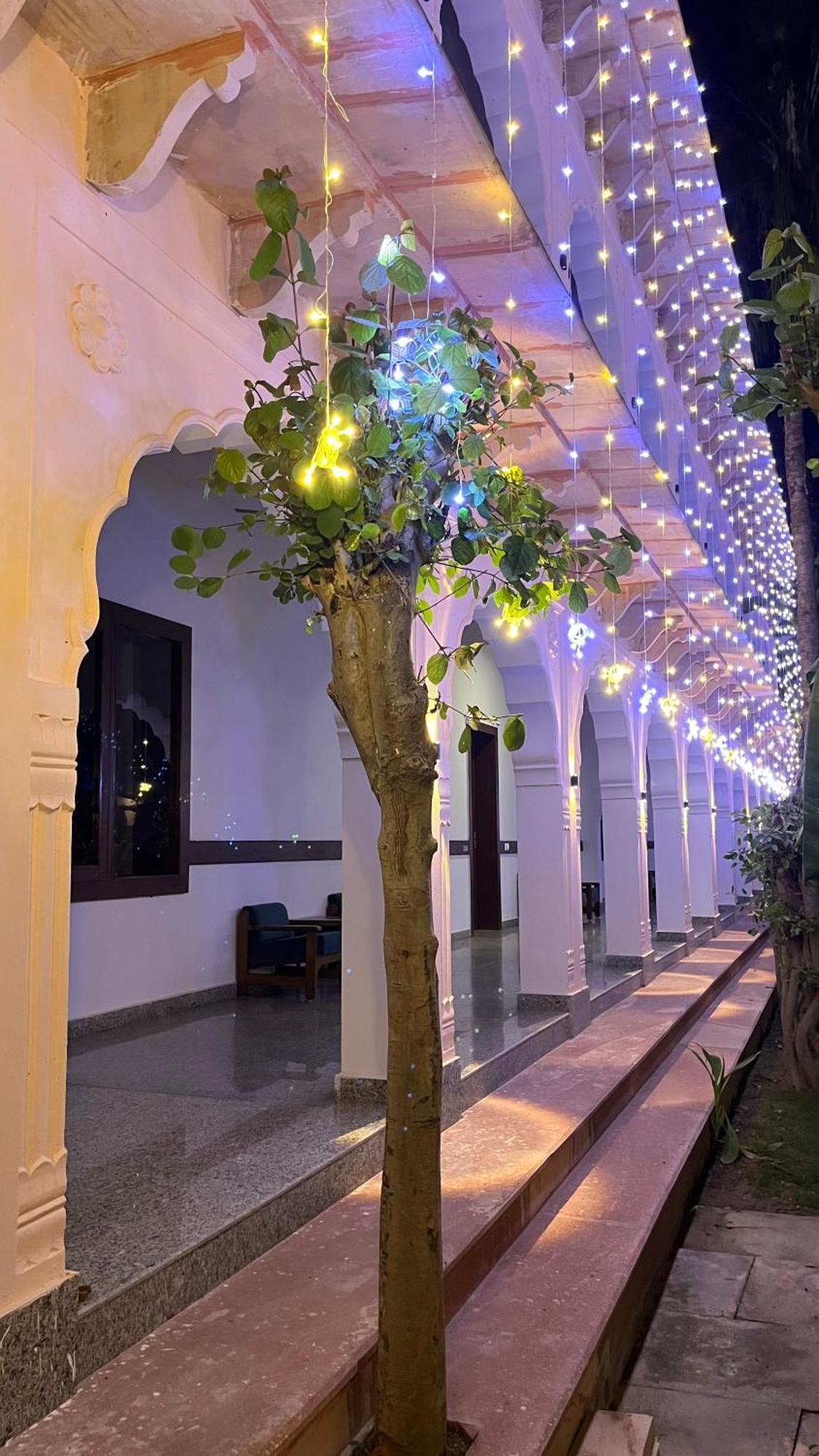 Hotel Sunbird ภารัตปูร์ ภายนอก รูปภาพ